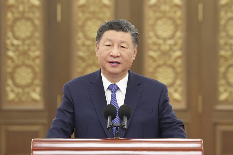 習(xí)近平在接見探月工程嫦娥六號任務(wù)參研參試人員代表時發(fā)表重要講話強(qiáng)調(diào) 再接再厲乘勢而上 加快建設(shè)航天強(qiáng)國 并參觀月球樣品和探月工程成果展覽